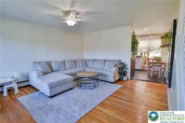 2922 Clayton ST, Palmer Twp, PA 18045