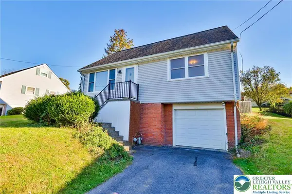 2922 Clayton ST, Palmer Twp, PA 18045