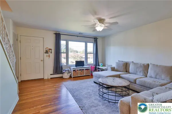 2922 Clayton ST, Palmer Twp, PA 18045