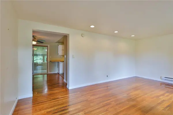 50 Mountain Top DR, Easton, PA 18042