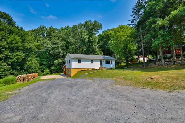 50 Mountain Top DR, Easton, PA 18042