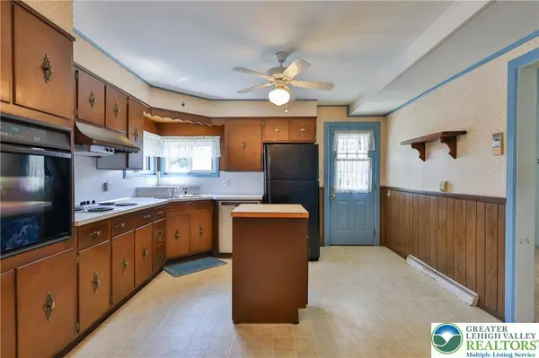 1812 Hilltop TER, Bethlehem City, PA 18018