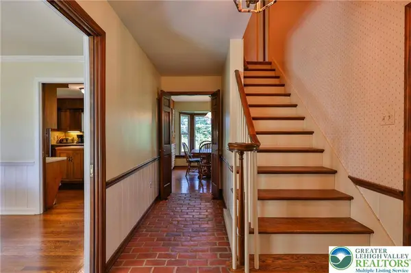 710 Wedgewood RD, Bethlehem City, PA 18017