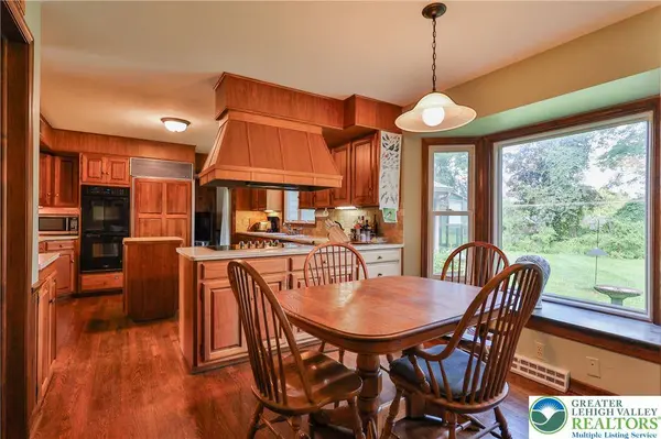 710 Wedgewood RD, Bethlehem City, PA 18017