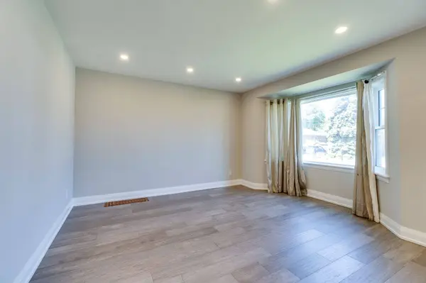 213 East 32nd ST, Hamilton, ON L8V 3S3