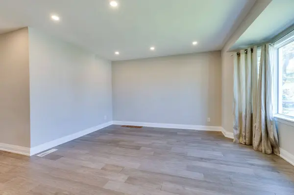 213 East 32nd ST, Hamilton, ON L8V 3S3