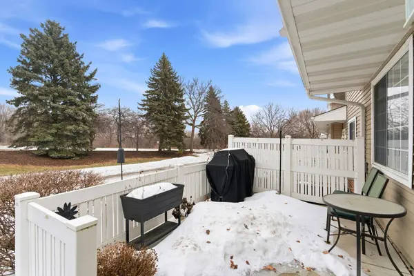 14377 Wilson DR, Eden Prairie, MN 55347