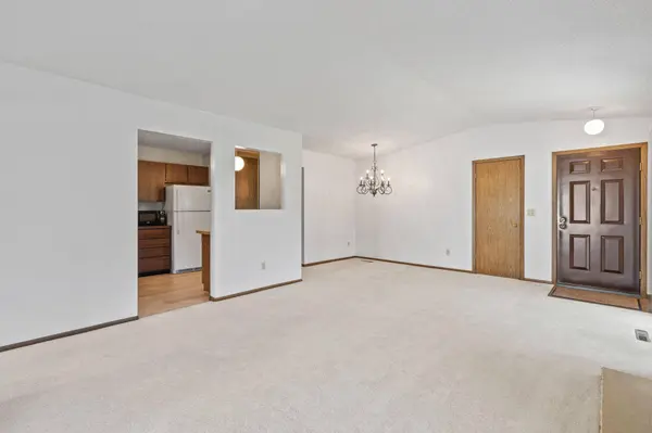 1164 Xene LN N, Minneapolis, MN 55447