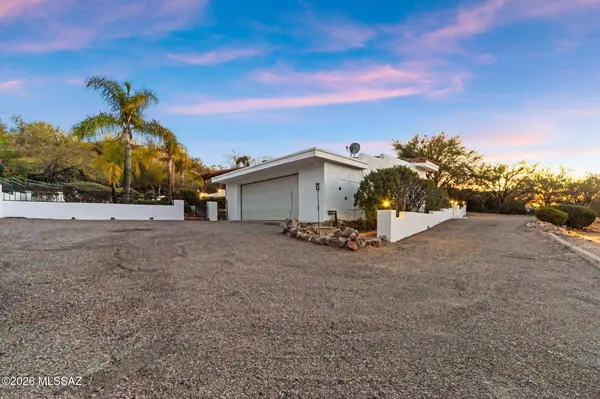 475 W Valoro Dr, Tucson, AZ 85737