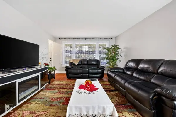 9405 S 69TH CT, Oak Lawn, IL 60453