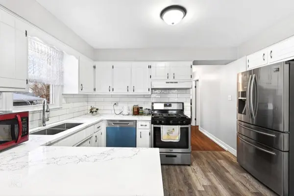 9405 S 69TH CT, Oak Lawn, IL 60453