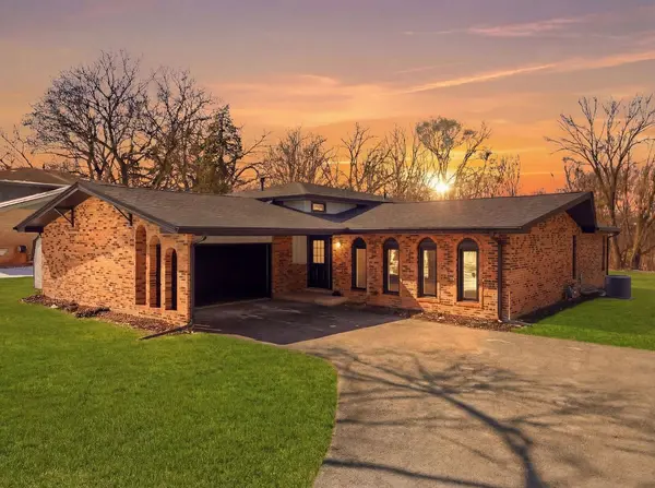 13330 S 104th AVE, Palos Park, IL 60464