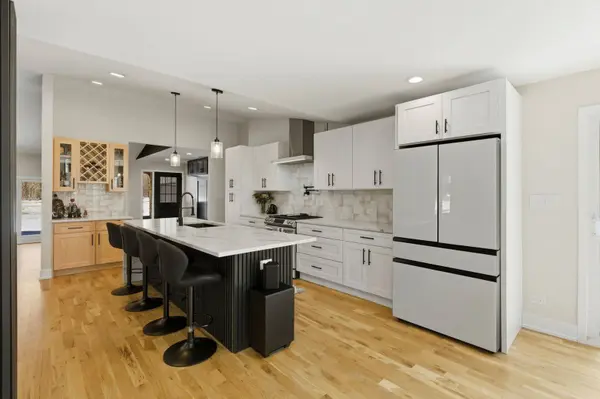 13330 S 104th AVE, Palos Park, IL 60464