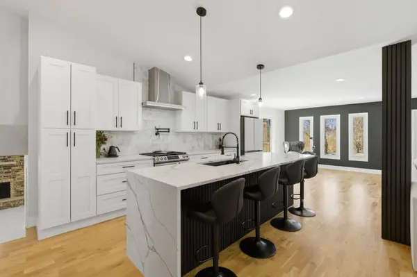 13330 S 104th AVE, Palos Park, IL 60464