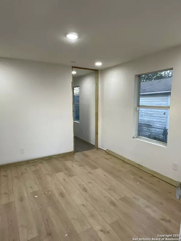 1547 Center, San Antonio, TX 78202