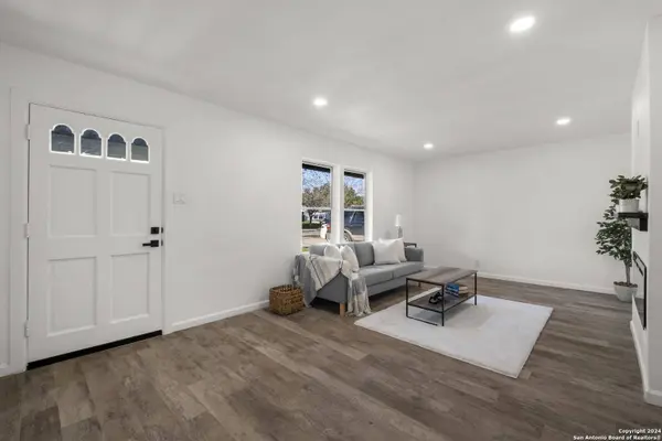 254 Kate Schenck, San Antonio, TX 78223