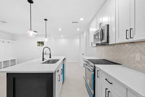 726 PRICE AVE, San Antonio, TX 78211
