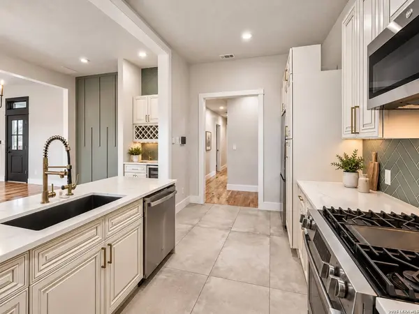 826 DAWSON ST, San Antonio, TX 78202