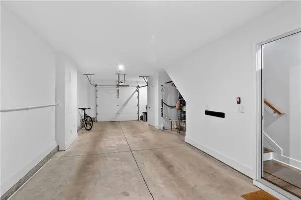 1072 Crest CIR SE, Atlanta, GA 30316