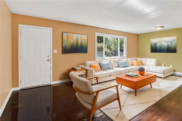 6107 Winview DR, Forest Park, GA 30297