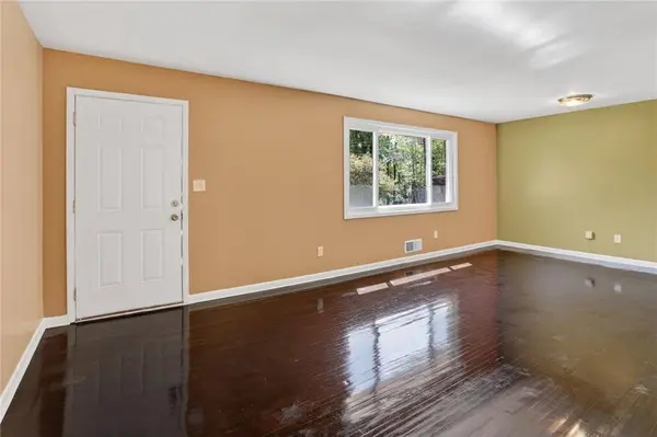 6107 Winview DR, Forest Park, GA 30297