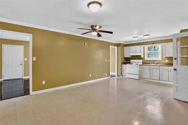 6107 Winview DR, Forest Park, GA 30297