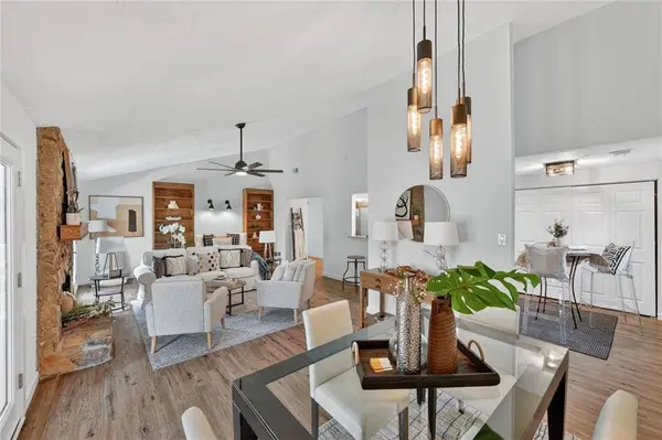 10375 Worthington Hills MNR, Roswell, GA 30076