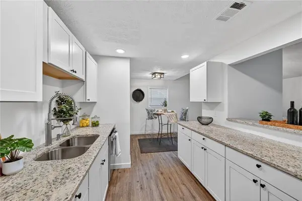 10375 Worthington Hills MNR, Roswell, GA 30076