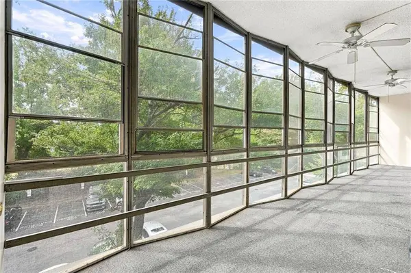 3060 Pharr Court North NW #207, Atlanta, GA 30305