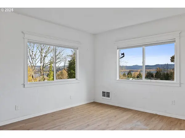 808 W A LOOP, Rainier, OR 97048
