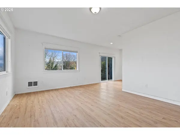 808 W A LOOP, Rainier, OR 97048
