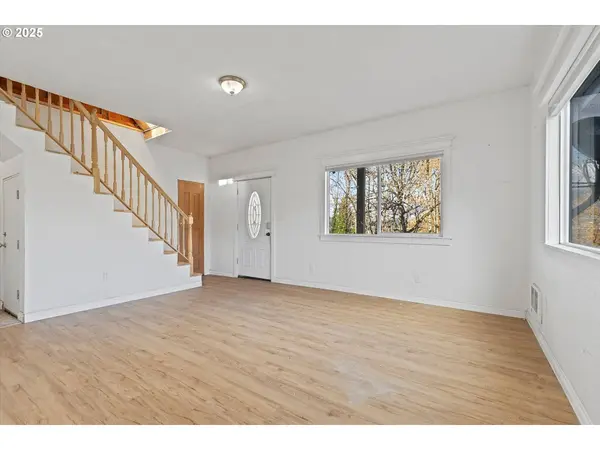 808 W A LOOP, Rainier, OR 97048