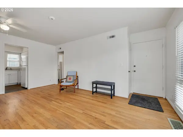 406 EASTFIELD DR, Oregon City, OR 97045