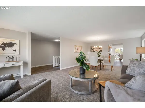 11830 SE HOBART CT, Happy Valley, OR 97086