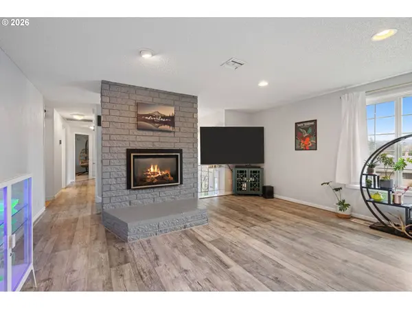 17670 SE EMERALD DR, Milwaukie, OR 97267