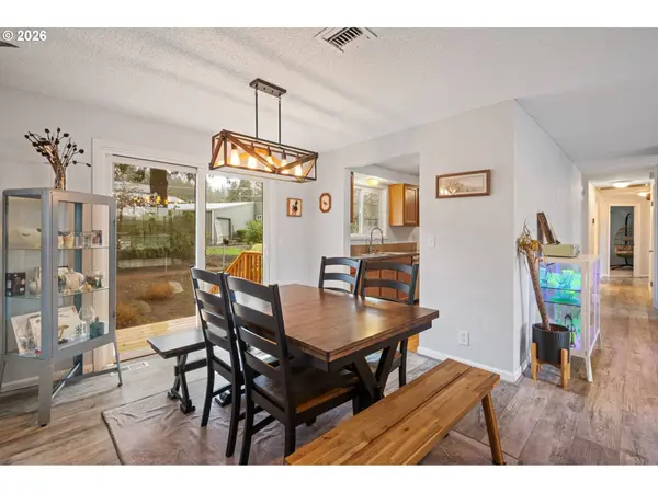 17670 SE EMERALD DR, Milwaukie, OR 97267