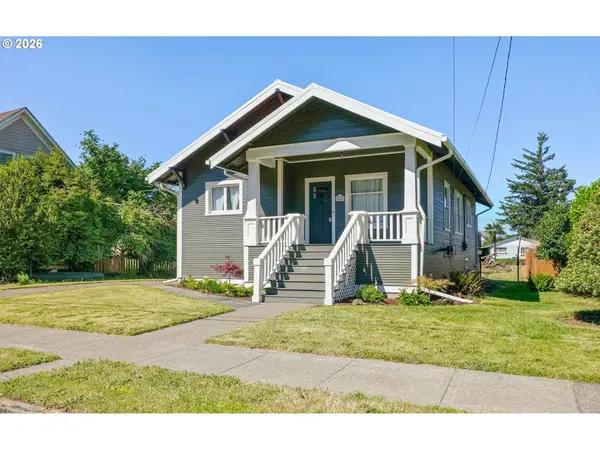 241 MILL ST, Silverton, OR 97381