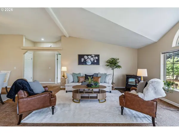 15626 S CARUS RD, Oregon City, OR 97045