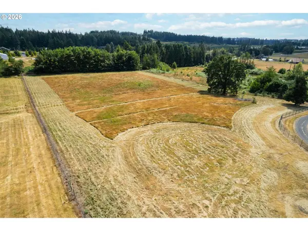 15626 S CARUS RD, Oregon City, OR 97045