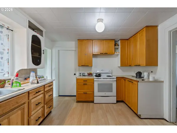 10156 SE DIVISION ST, Portland, OR 97266