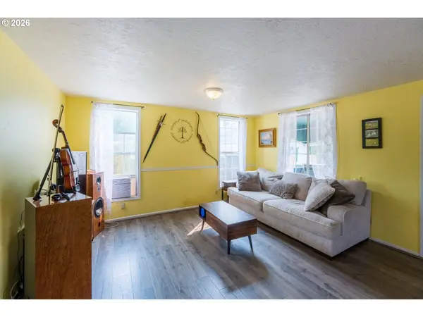 610 E EXETER ST, Gladstone, OR 97027