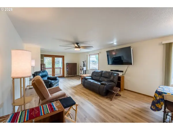 334 S 18TH ST, St Helens, OR 97051