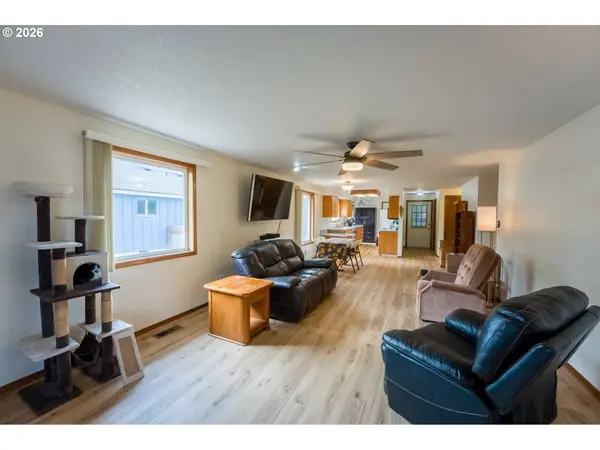 334 S 18TH ST, St Helens, OR 97051