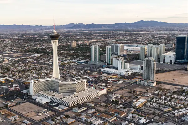 Las Vegas Condos vs Single Family Homes: Which Is the Better Investment?