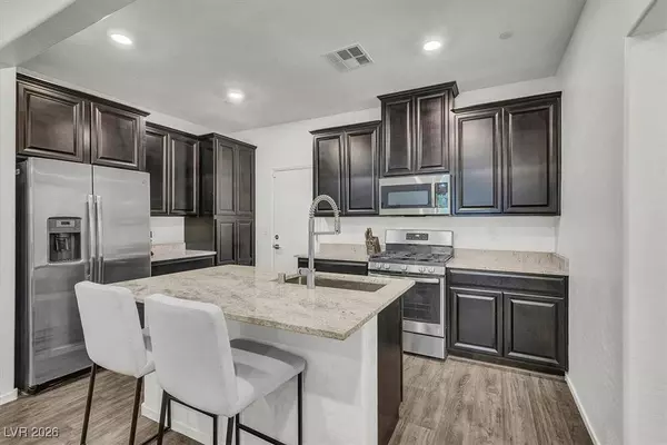 124 Lomita Heights DR, Las Vegas, NV 89138