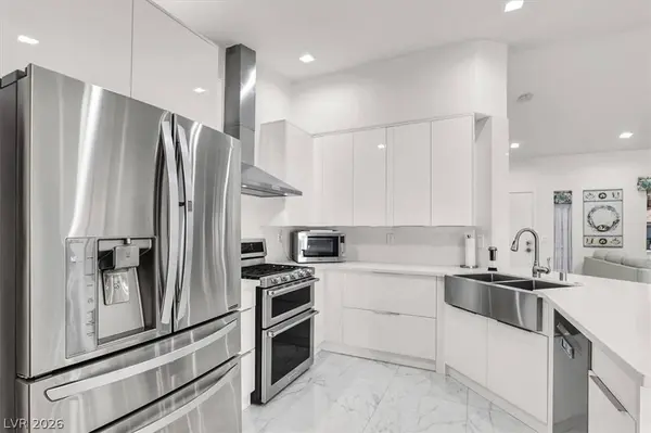 5801 Sunny Orchard LN, Las Vegas, NV 89110
