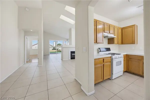 1904 Betsy Ross DR, Las Vegas, NV 89108