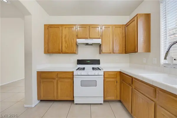1904 Betsy Ross DR, Las Vegas, NV 89108