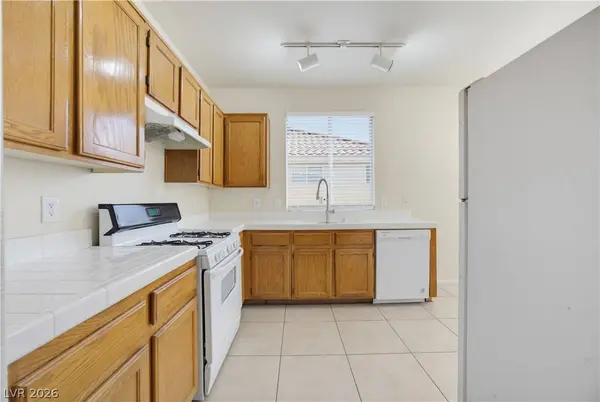 1904 Betsy Ross DR, Las Vegas, NV 89108