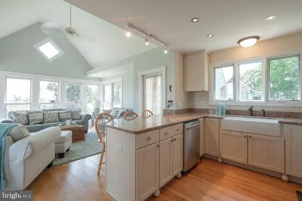 6439 MORATTICO RD, Lancaster, VA 22503